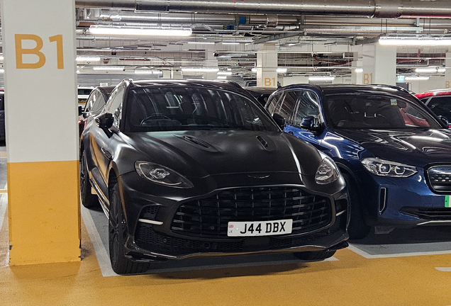 Aston Martin DBX707