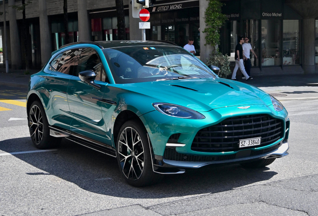 Aston Martin DBX707