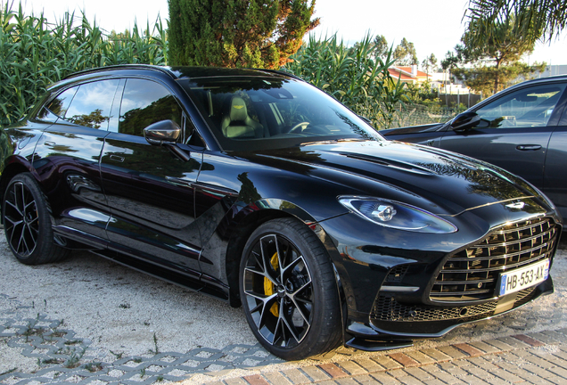 Aston Martin DBX707