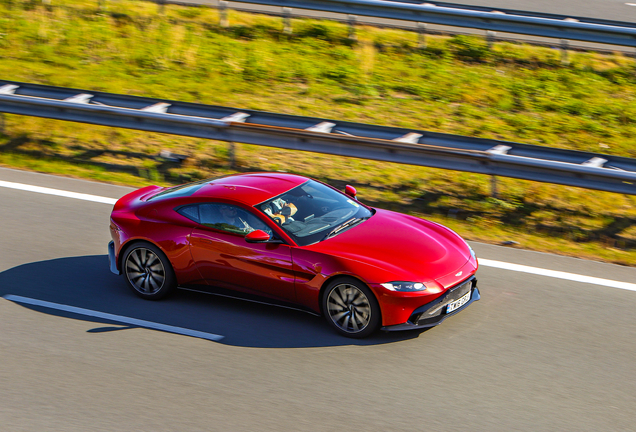 Aston Martin V8 Vantage 2018