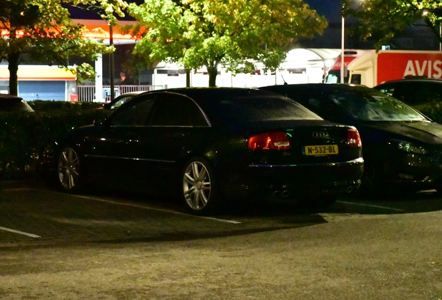 Audi S8 D3