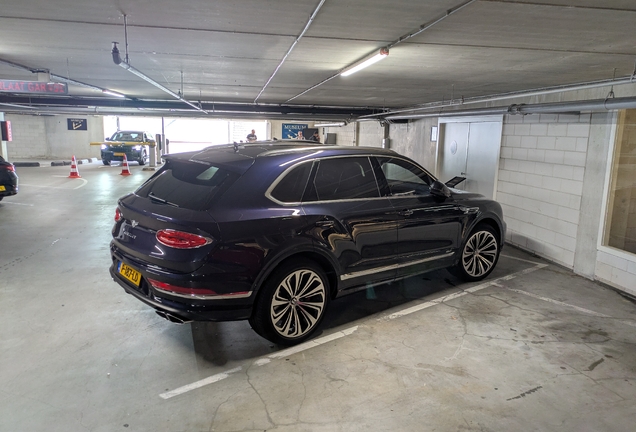 Bentley Bentayga Hybrid 2021