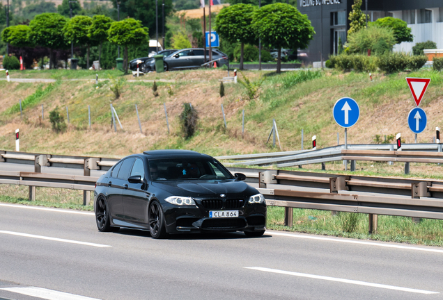 BMW M5 F10 2011