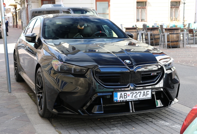 BMW M5 G90