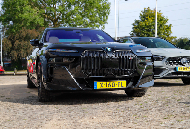 BMW M760e xDrive