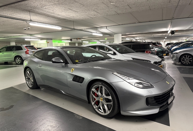 Ferrari GTC4Lusso T