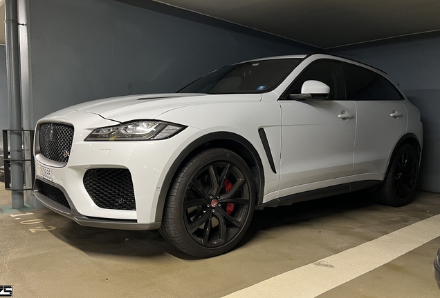 Jaguar F-PACE SVR