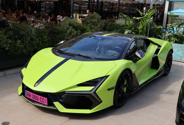 Lamborghini Revuelto
