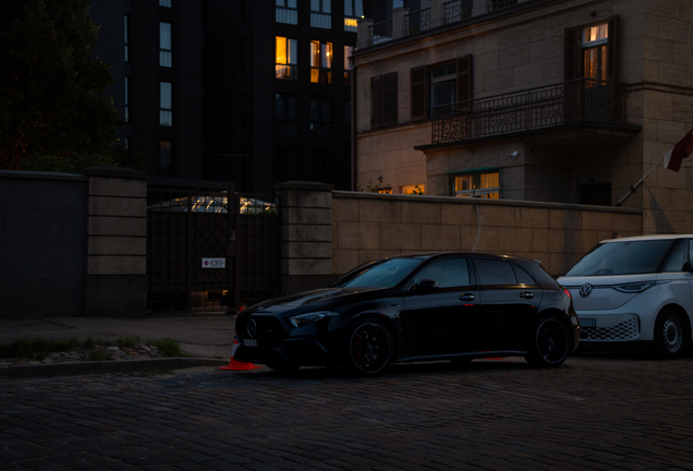 Mercedes-Benz A 45 AMG