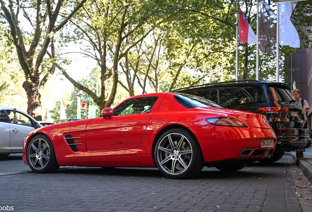 Mercedes-Benz SLS AMG