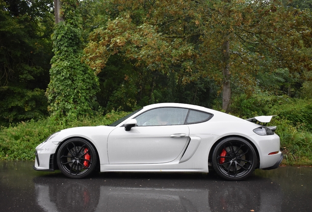Porsche 718 Cayman GT4