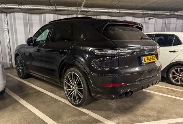 Porsche Cayenne Turbo S E-Hybrid