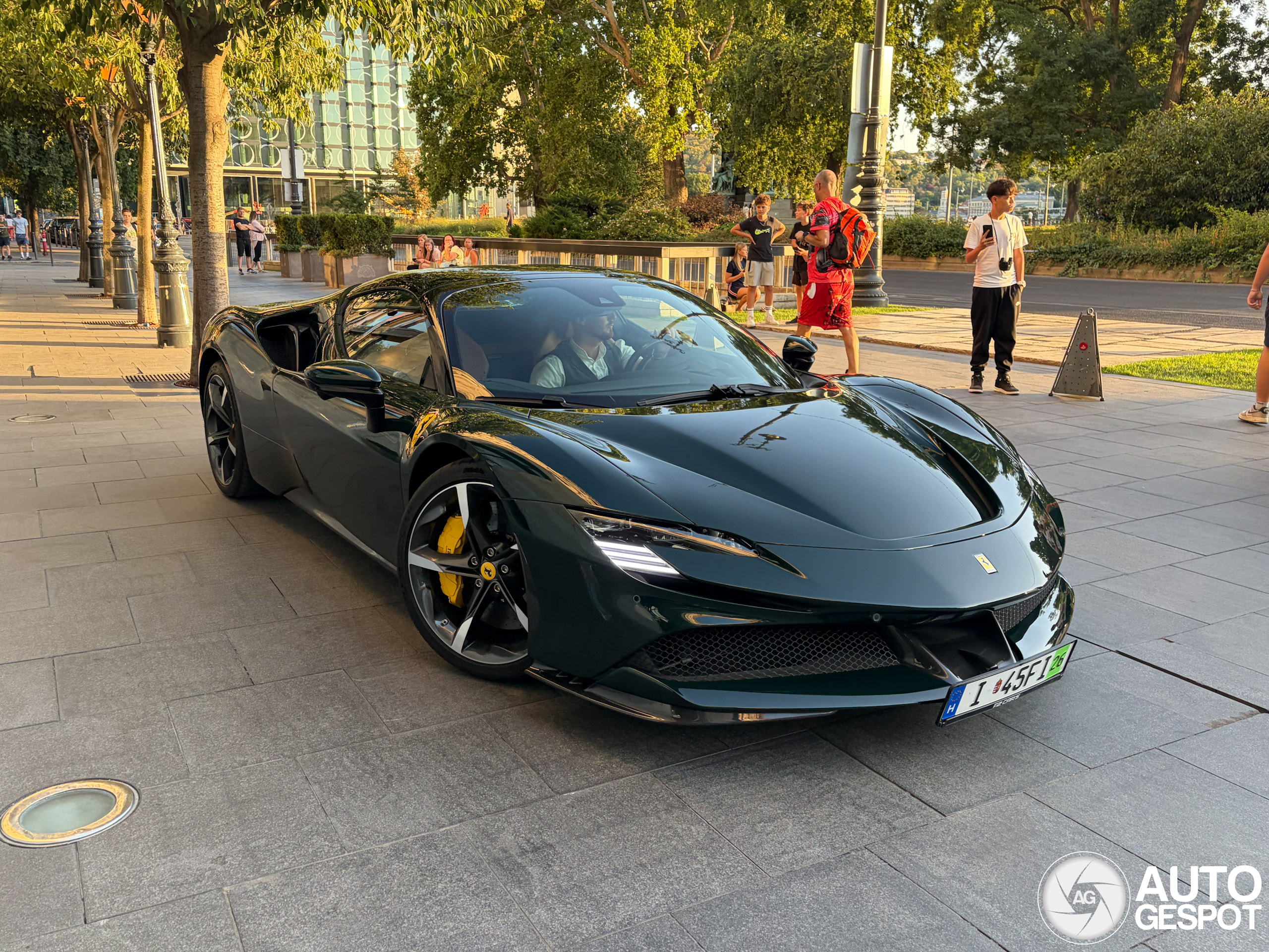 Ferrari SF90 Spider