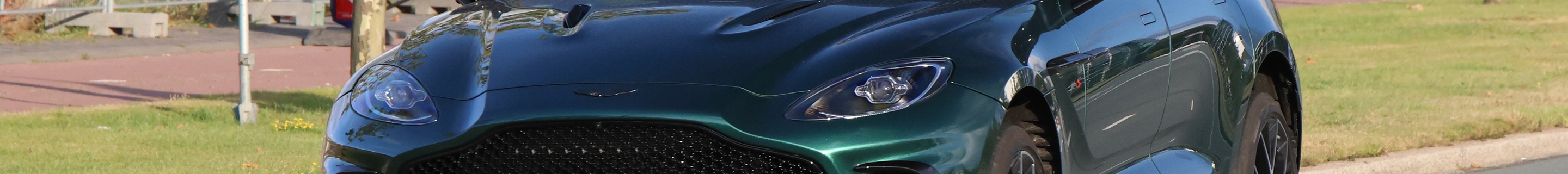 Aston Martin DBX S