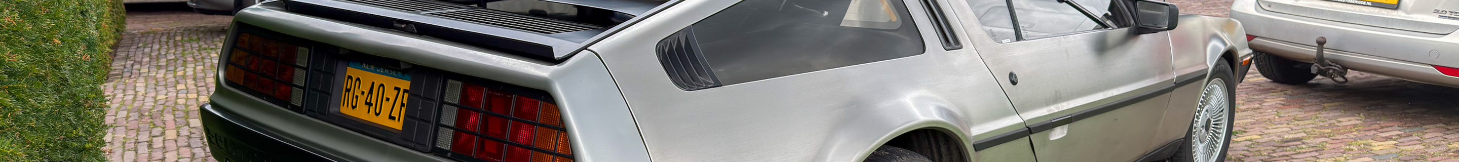 DeLorean DMC-12