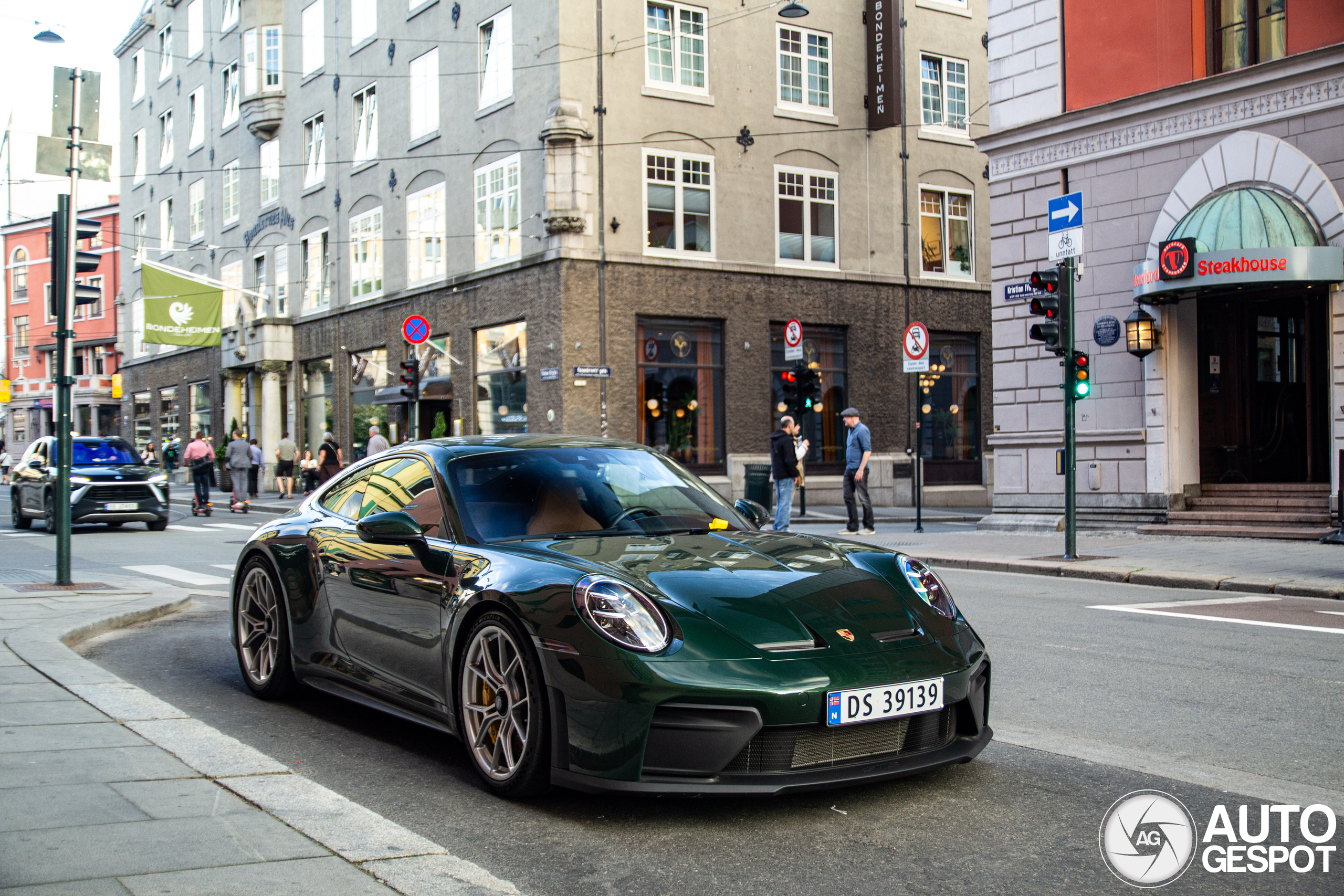 Porsche 992 GT3 Touring MkII