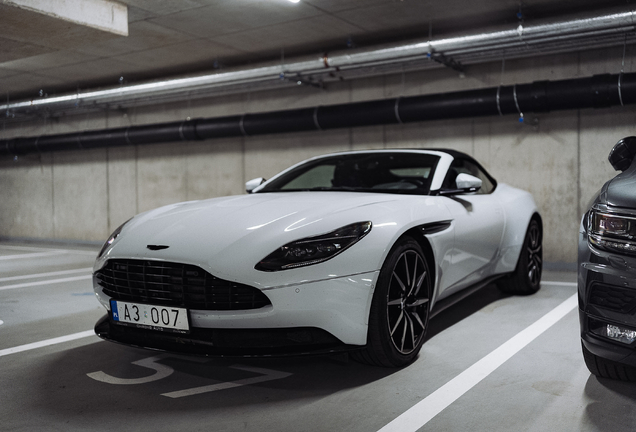 Aston Martin DB11 V8 Volante