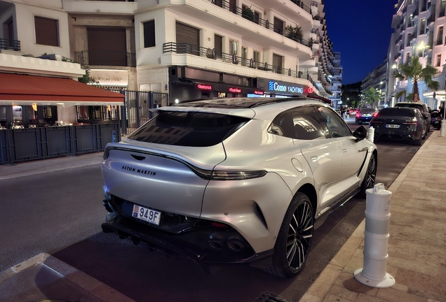 Aston Martin DBX707