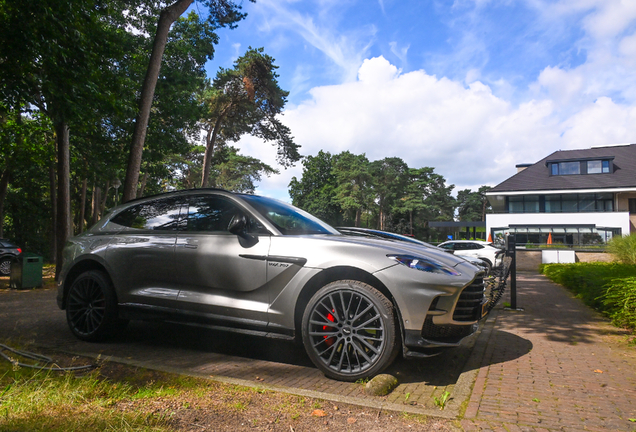 Aston Martin DBX707