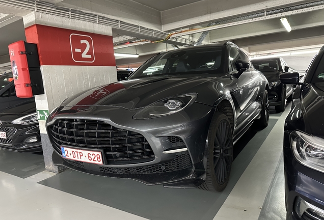 Aston Martin DBX707