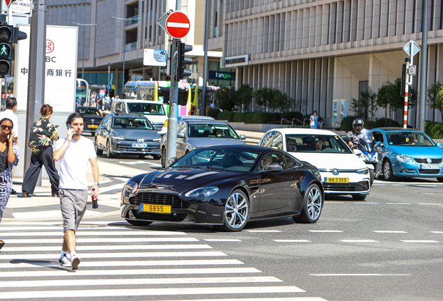 Aston Martin V12 Vantage