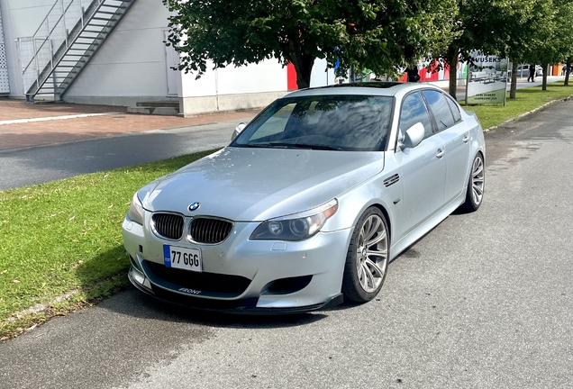 BMW M5 E60 2005