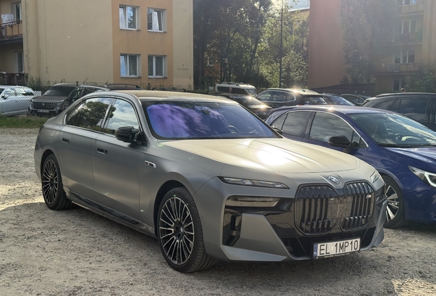 BMW M760e xDrive