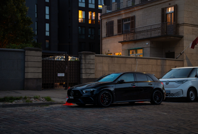 Mercedes-AMG A 45 S W177