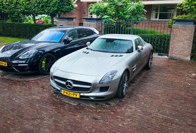 Mercedes-Benz SLS AMG
