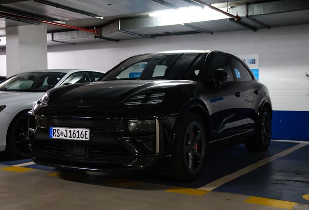 Porsche Macan EV Turbo