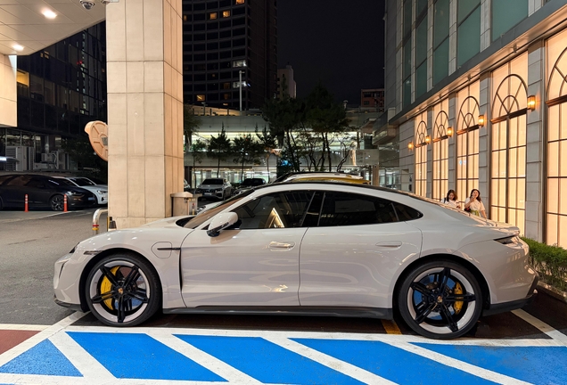 Porsche Taycan Turbo S MkI