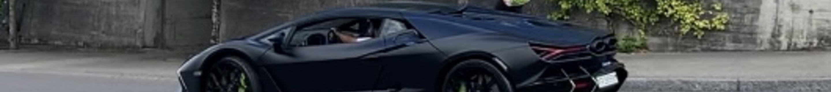 Lamborghini Revuelto