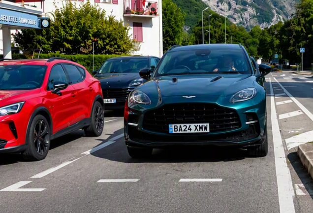 Aston Martin DBX707
