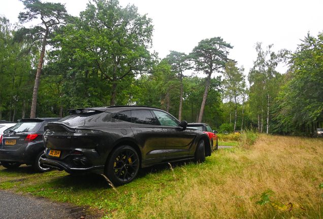 Aston Martin DBX707