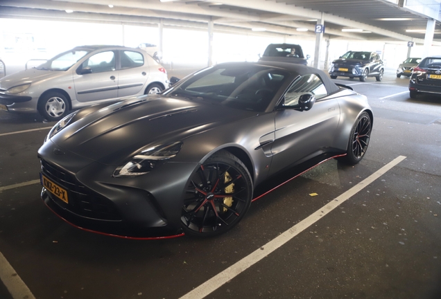 Aston Martin V8 vantage Roadster S 2025