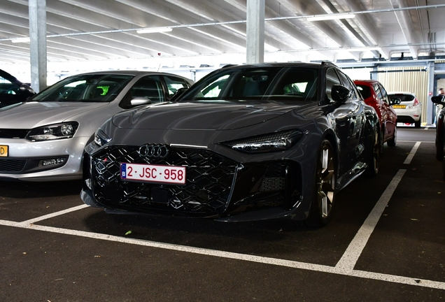 Audi RS5 Avant B10