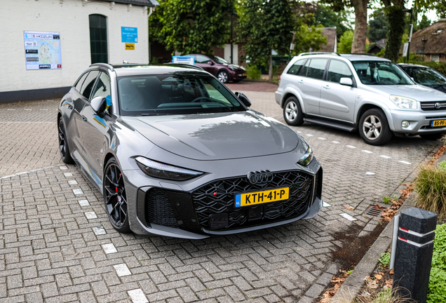 Audi RS5 Avant B10