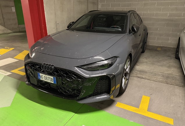 Audi RS5 Avant B10