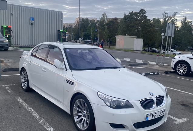 BMW M5 E60 2005