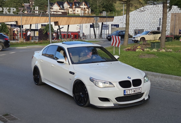 BMW M5 E60 2005