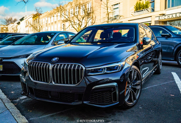 BMW M760i xDrive 2019