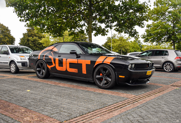 Dodge Challenger SRT-8