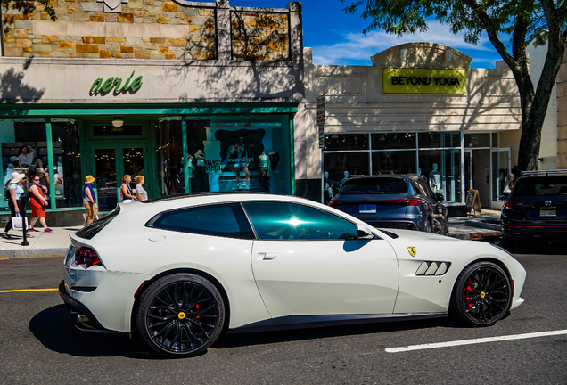 Ferrari GTC4Lusso