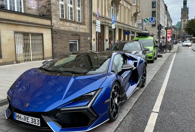 Lamborghini Revuelto