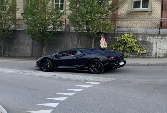 Lamborghini Revuelto