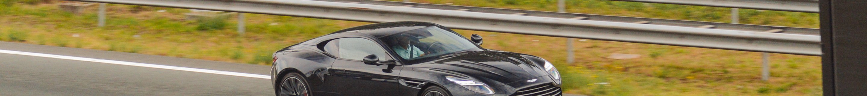 Aston Martin DB12