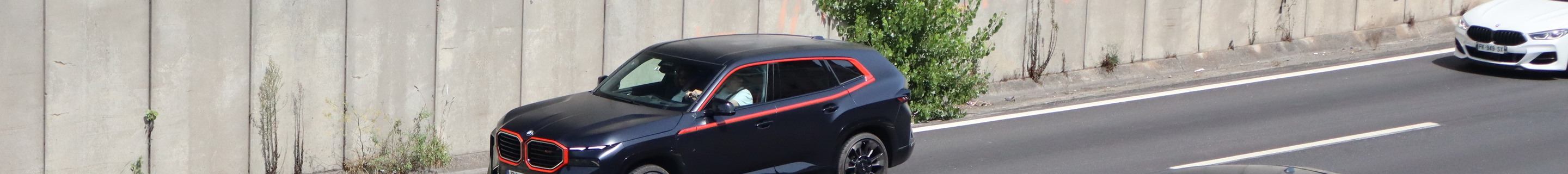 BMW XM G09 Label Red