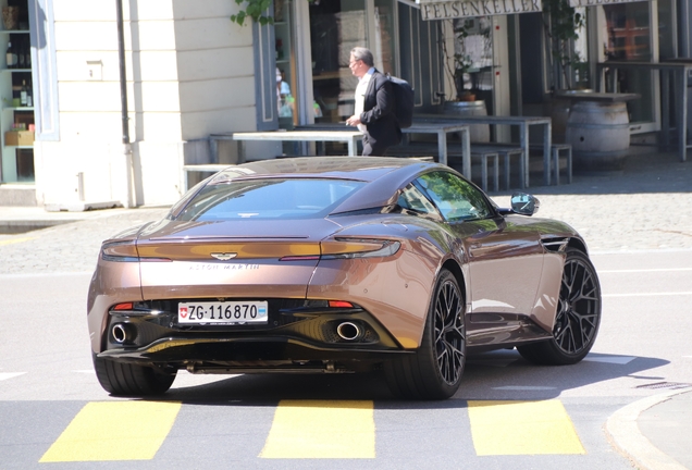 Aston Martin DB12