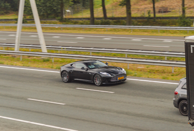 Aston Martin DB12