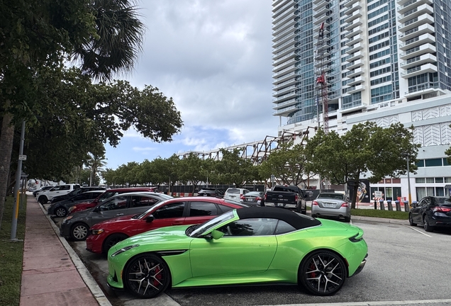 Aston Martin DB12 Volante